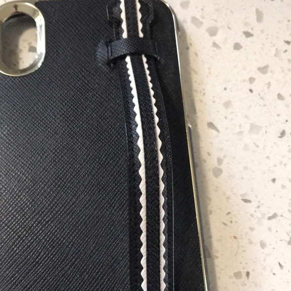 Kate spade iphone XR with strap/handle - Picture 2 of 4
